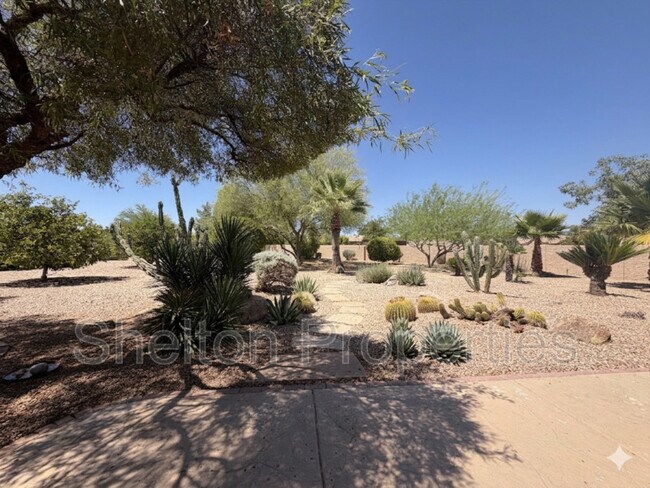 Building Photo - 9418 W Tonto Ln