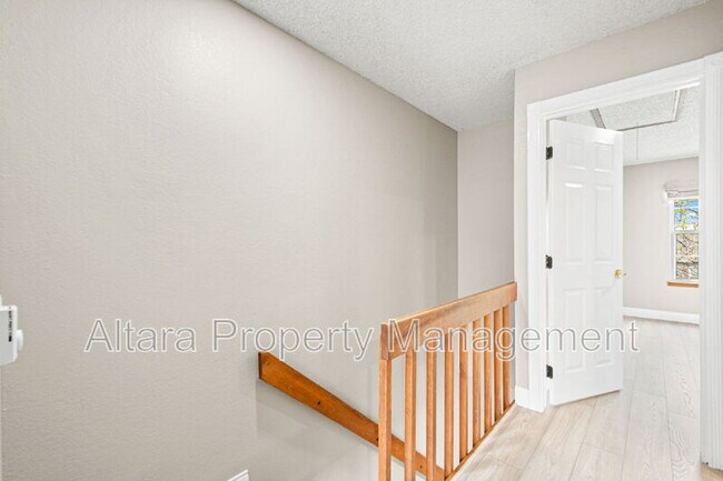 Building Photo - 2578 E Nichols Cir