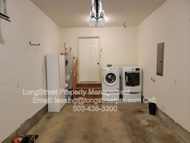Building Photo - 3121 NE Flintlock Pl