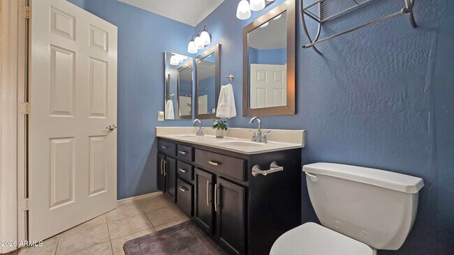 Building Photo - 13888 W Wilshire Dr