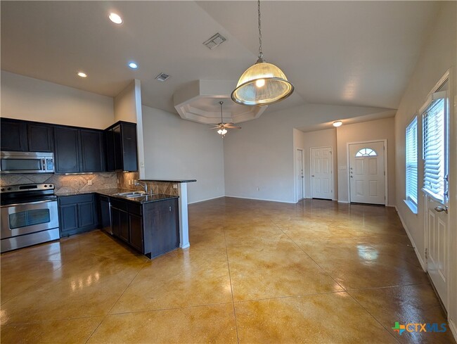 Building Photo - 229 Anne Louise Dr