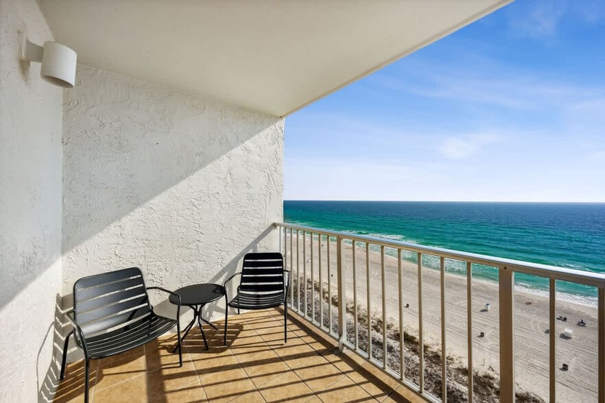 Building Photo - 8743 Thomas Dr