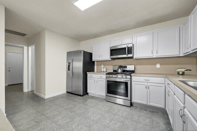 Building Photo - 20703 Cypress Post Dr