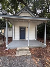 Building Photo - 1406 Monck St