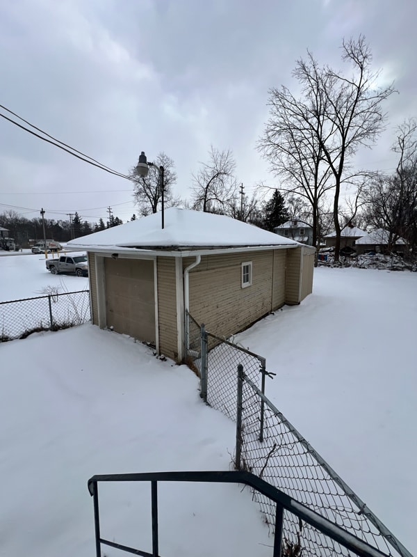 Building Photo - 101 W Palmer Ave