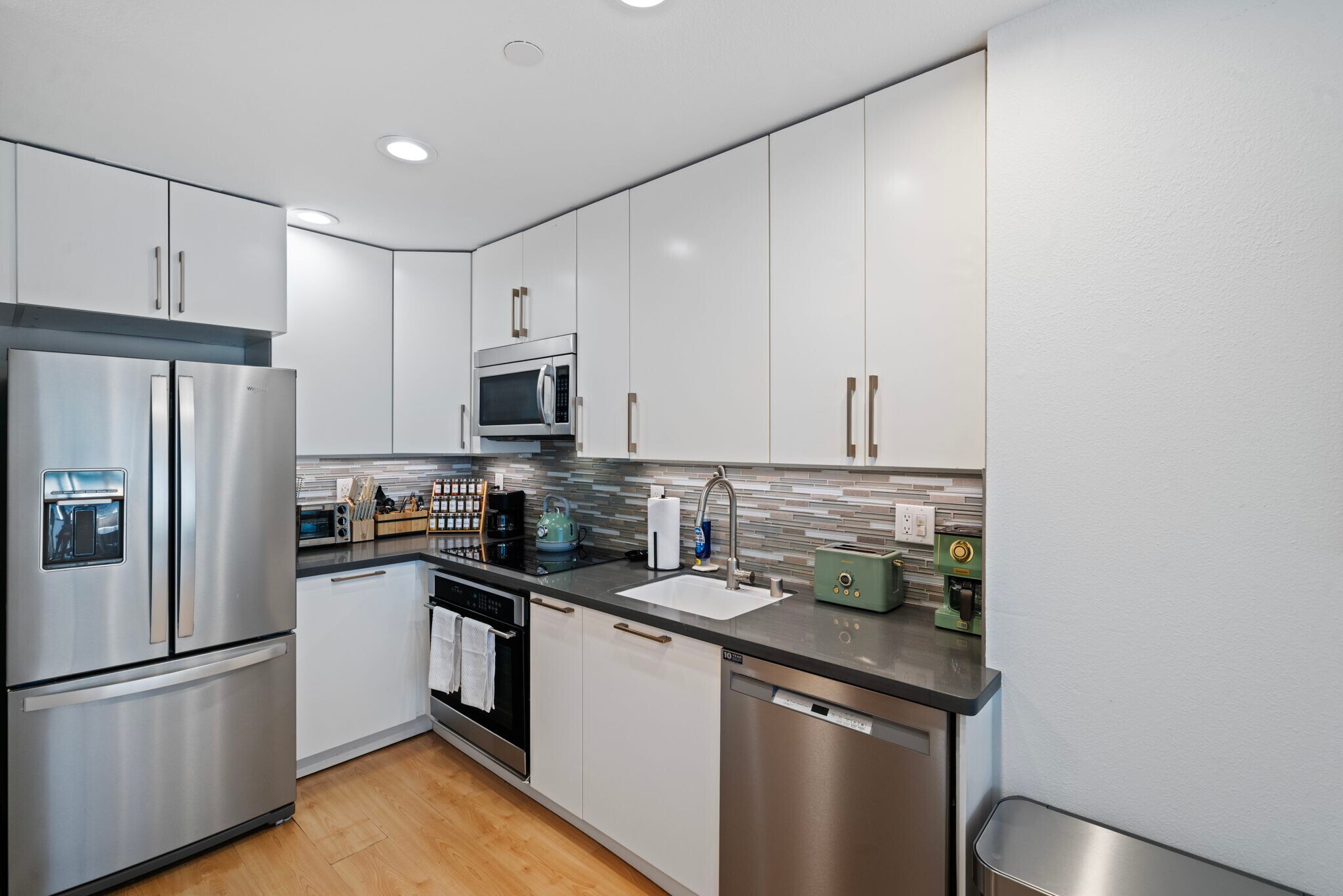 Building Photo - 1 Daniel Burnham Court