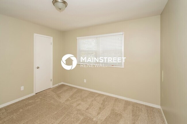 Building Photo - 3 Bedroom Pet-Friendly Home in Birmingham, AL with Main Street Renewal