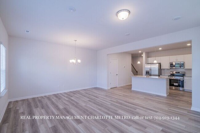 Building Photo - Stylish 3-Bedroom Gem Near I-485 & Charlotte Hotspots