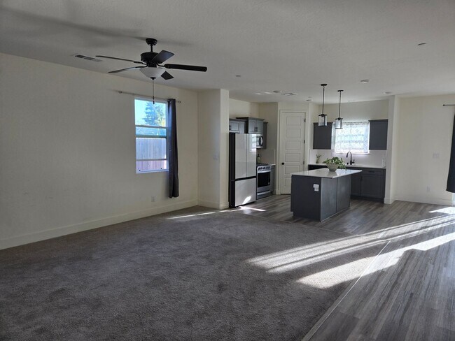 Building Photo - Home for Rent