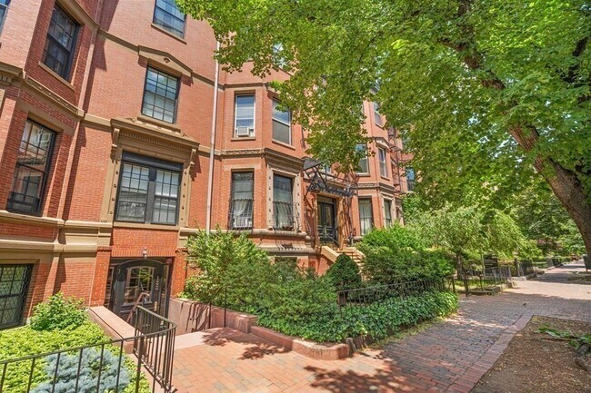 Building Photo - 133 Marlborough St