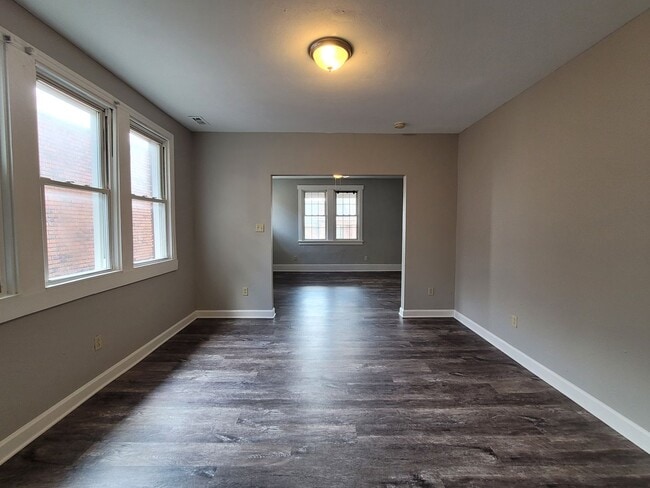 Building Photo - bon6