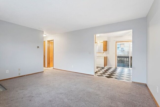 Building Photo - Remodeled 2 bedroom across from Providence...
