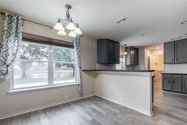 Building Photo - 17611 S Summit Canyon Dr