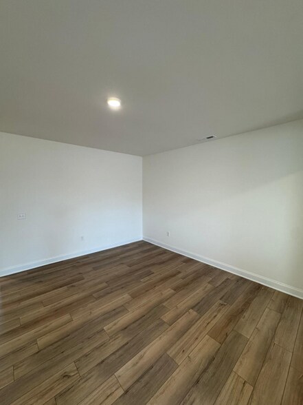 Building Photo - 49 Lavender Ln
