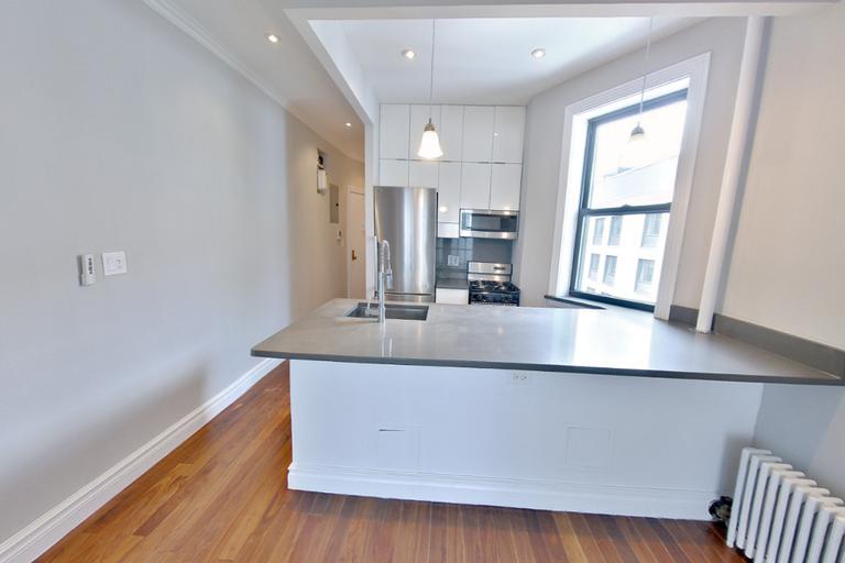 Primary Photo - 60 Avenue B
