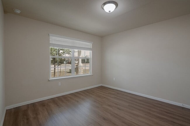 Building Photo - 708 Comal Run