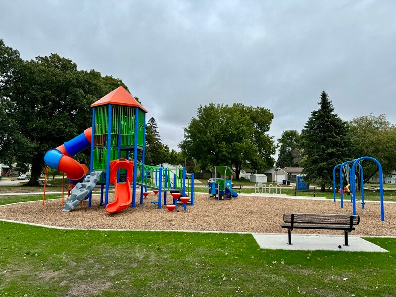 Building Photo - 638 Englewood Ave