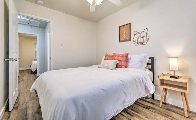 Building Photo - 4021 W 8th St