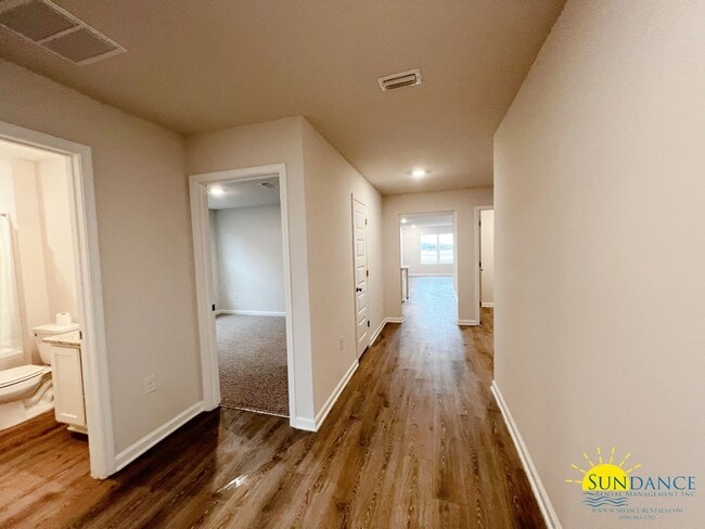 Building Photo - Stunning 4 Bedroom Home in Crestview!