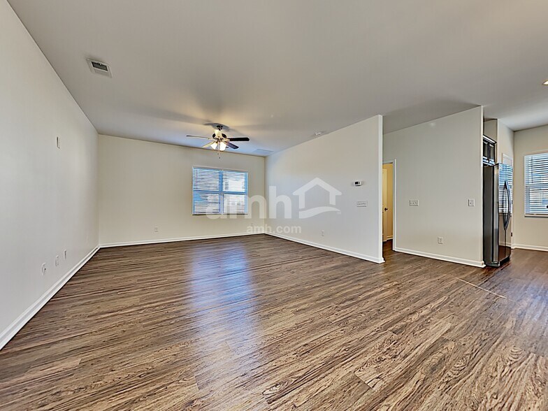 Building Photo - 334 Cantley Ct