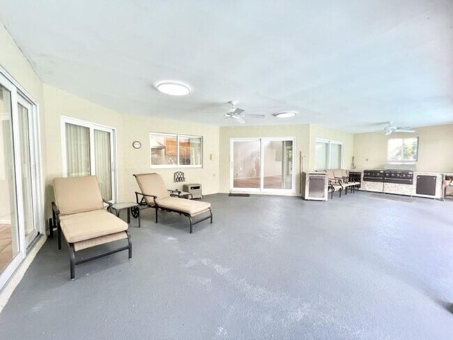 Building Photo - 11933 Waterwood Dr