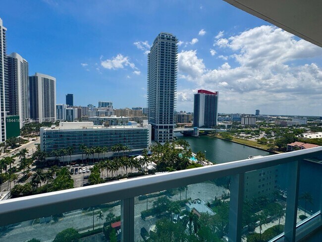 Building Photo - 3800 S Ocean Dr