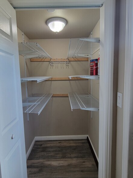 Building Photo - 2220 Norwalk Ave