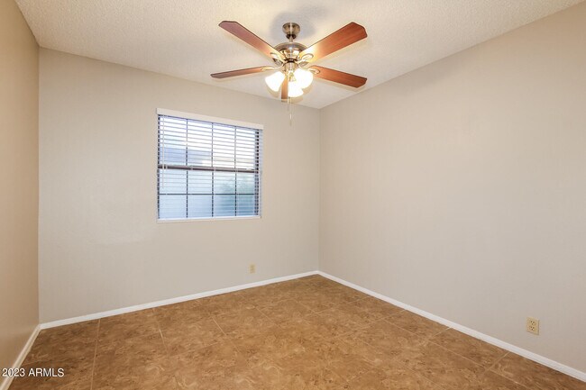 Building Photo - 3830 W Marconi Ave