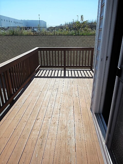 Building Photo - 400 Ava Way NE