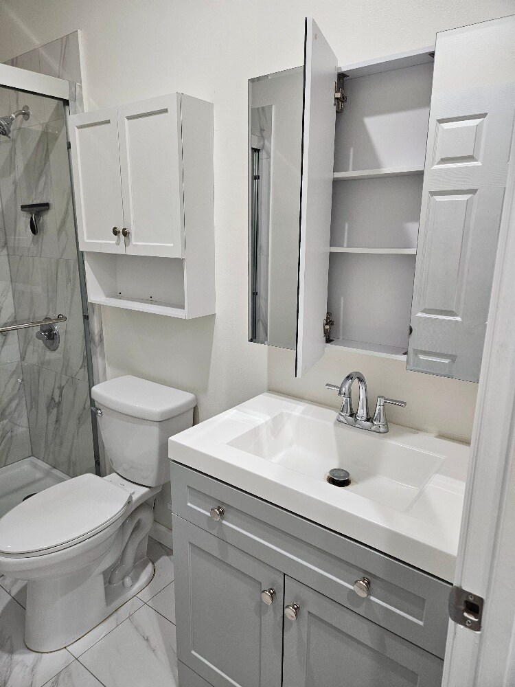 Building Photo - 1506 W Anahurst Pl