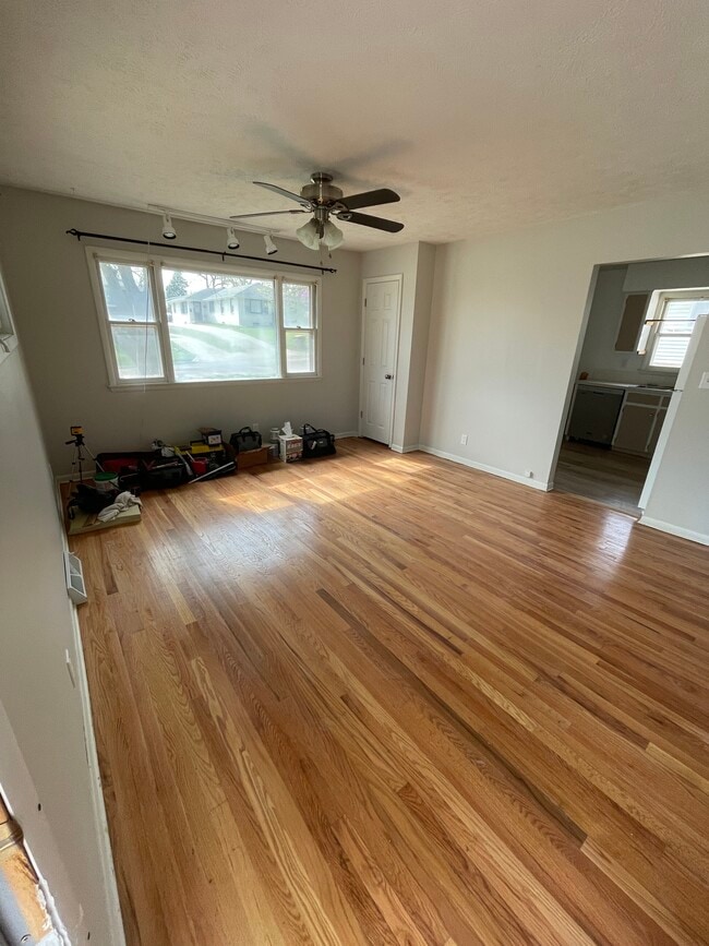 Building Photo - 866 S 45th St