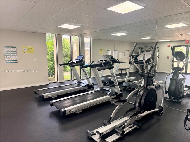 Building Photo - 8065 SW 107th Ave