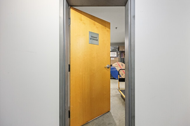 Building Photo - 10 Ann St