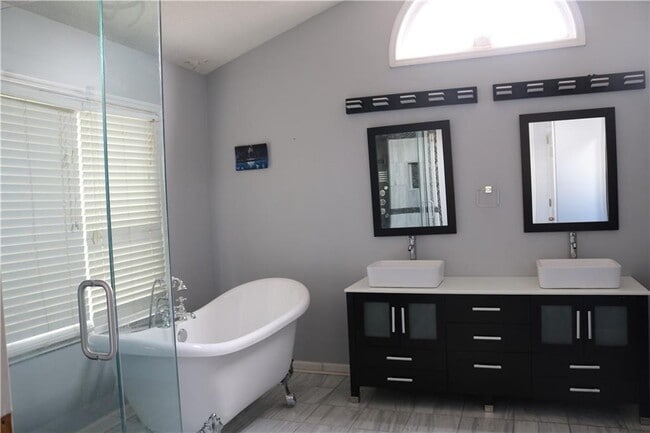 Building Photo - 1251 Green Oak Cir NW