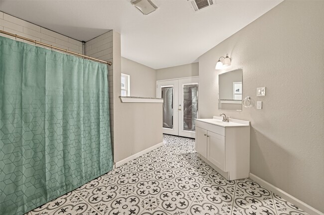 Building Photo - 5613 Dorothy Ann Dr