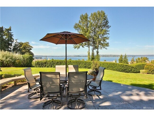 Building Photo - 4bd/3.5ba Kirkland House