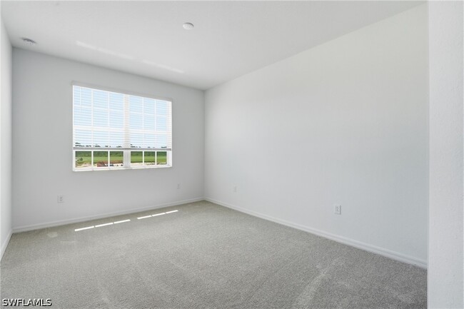 Building Photo - 15918 Grn Acrs Ave