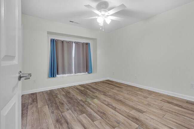 Building Photo - 7212 Windward Dr