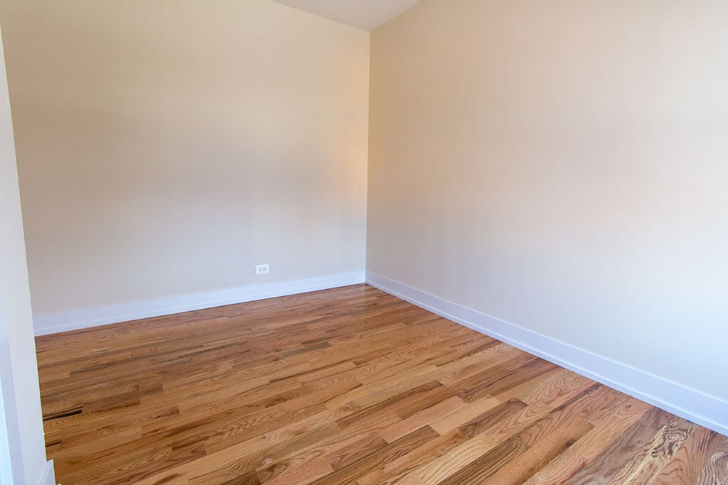 Building Photo - 909 W Cornelia Ave