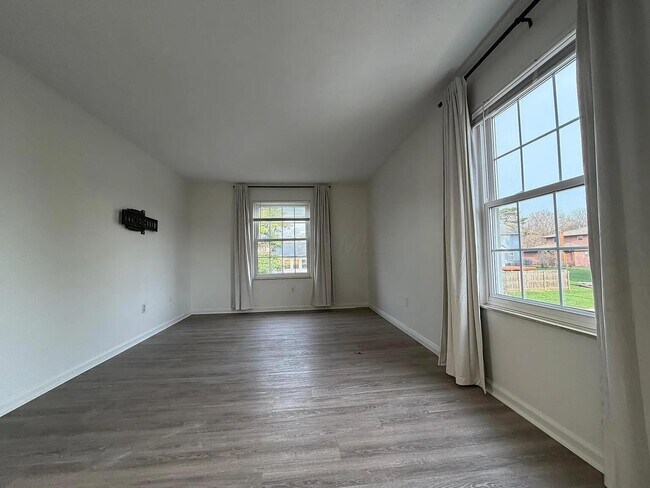 Building Photo - 5285 Portland St