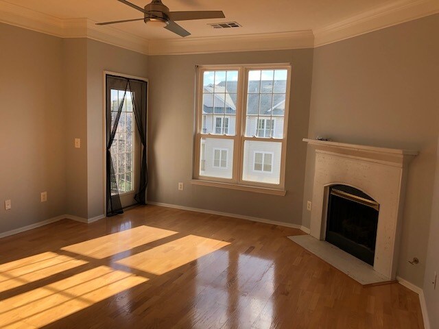 Building Photo - 1570 Spring Gate Dr