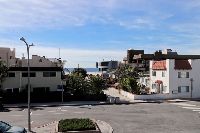 Building Photo - 350 Hermosa