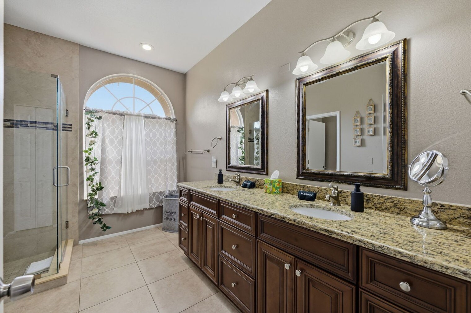 Building Photo - 11509 Glenmont Dr