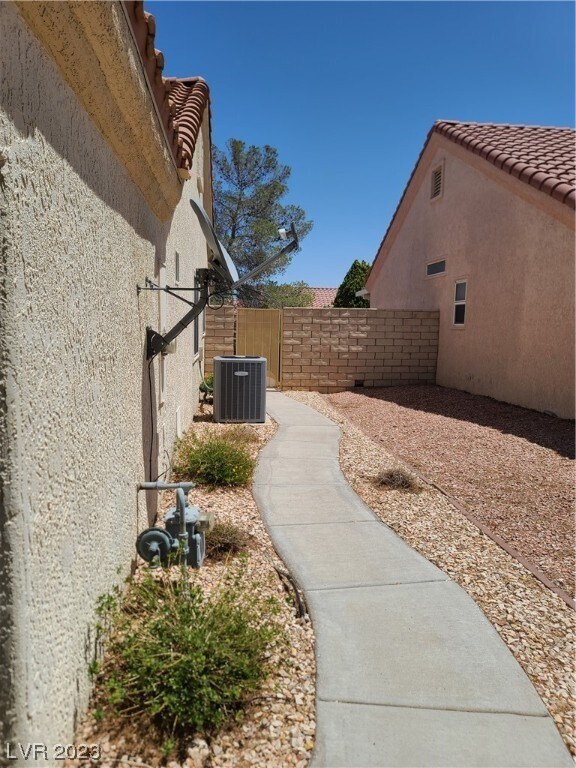 Building Photo - 2516 Sunup Dr