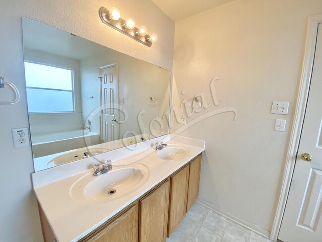 Building Photo - 4bd/2.5 in Killeen TX