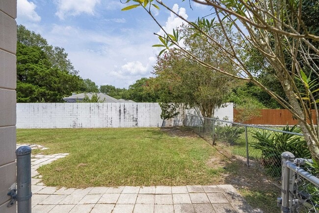 Building Photo - 1040 Dorado Dr