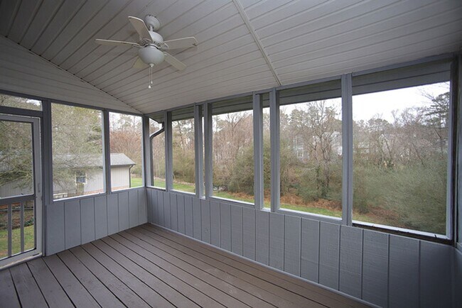 Building Photo - Renovated One Level Home in Fantastic North Raleigh Location!