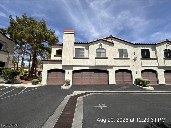 Building Photo - 2975 Bluegrass Ln