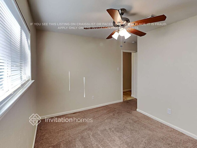 Building Photo - 19607 Lake Hollow Ln