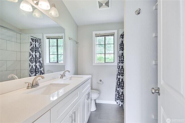 Building Photo - 5406 122nd Ave E